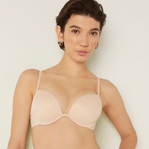 Victoria’s Secret PINK WEAR EVERYWHERE SUPER
PUSH-UP BRA 32C